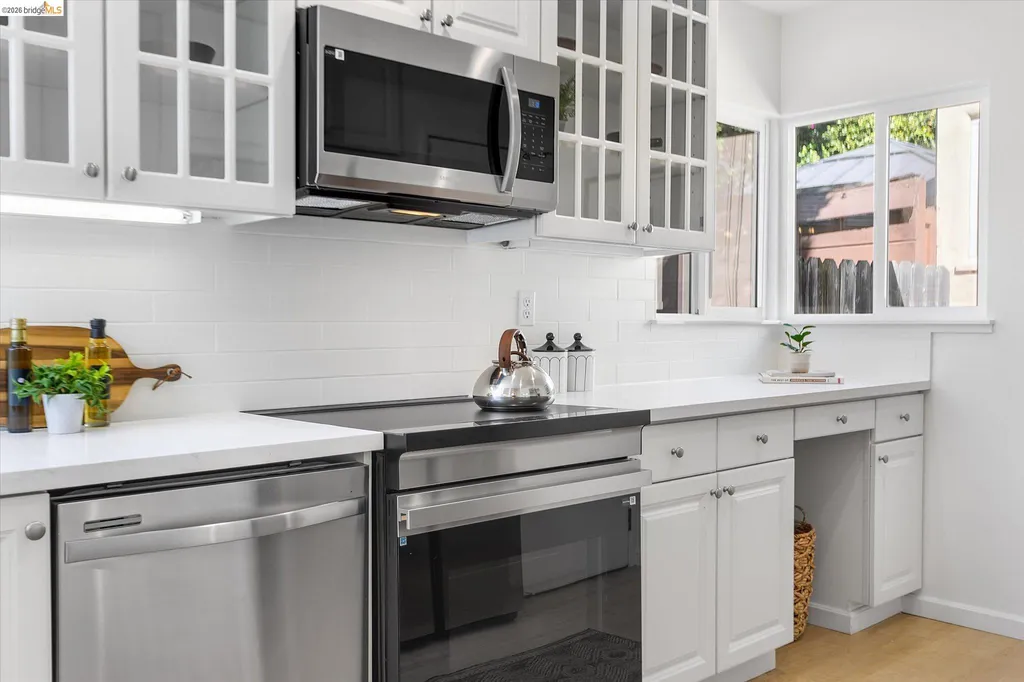4436 Hyacinth Avenue Oakland CA 94619