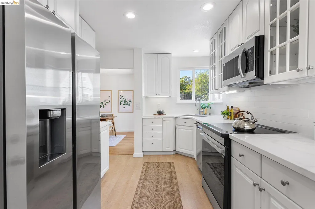 4436 Hyacinth Avenue Oakland CA 94619