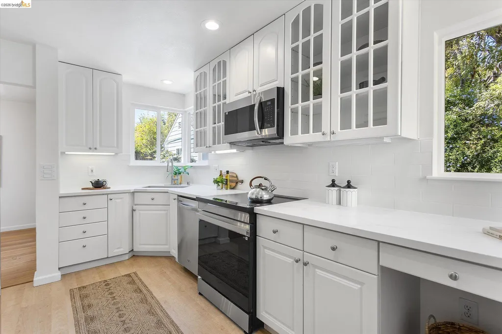 4436 Hyacinth Avenue Oakland CA 94619