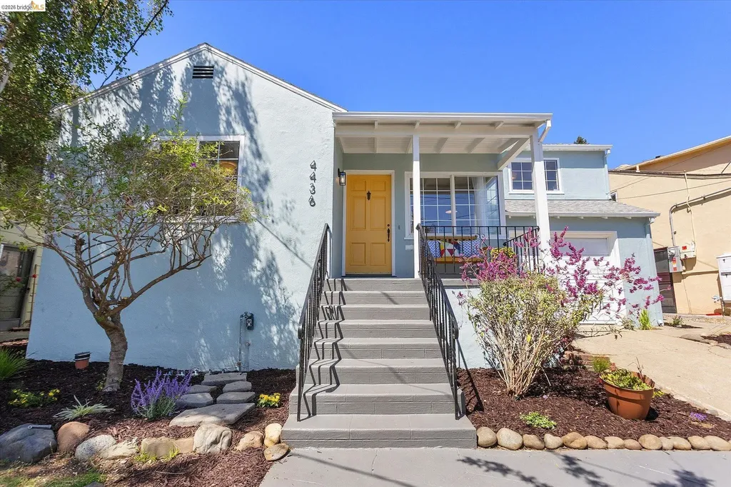 4436 Hyacinth Avenue Oakland CA 94619