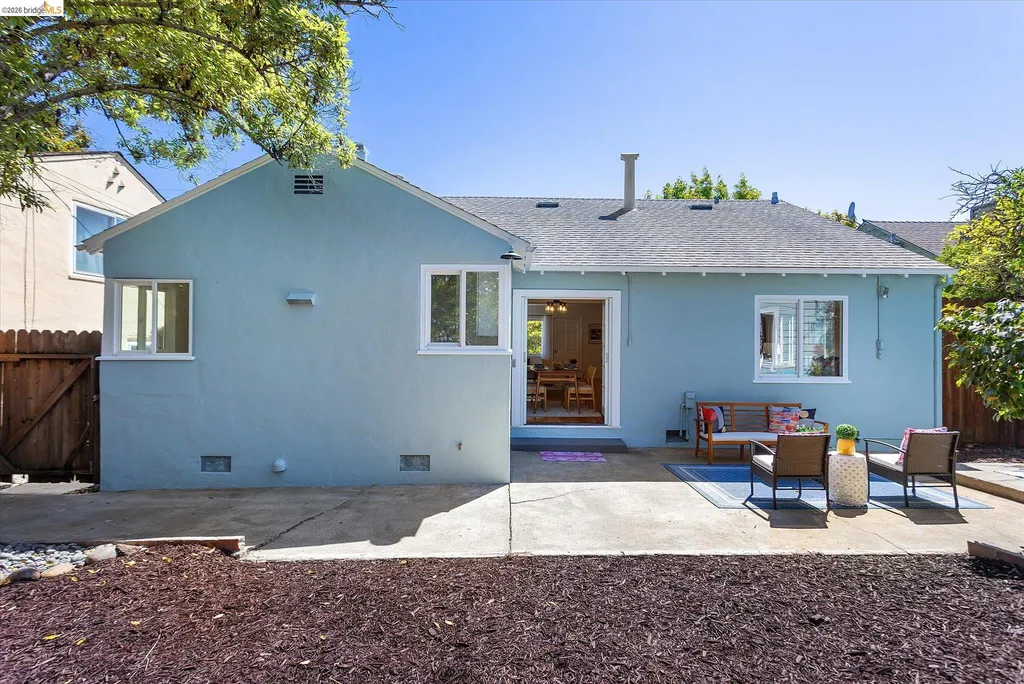 4436 Hyacinth Avenue Oakland CA 94619