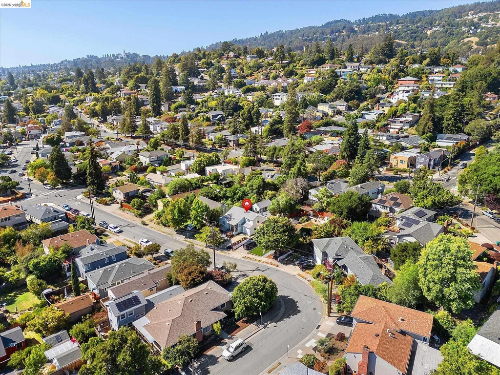 4436 Hyacinth Avenue Oakland CA 94619