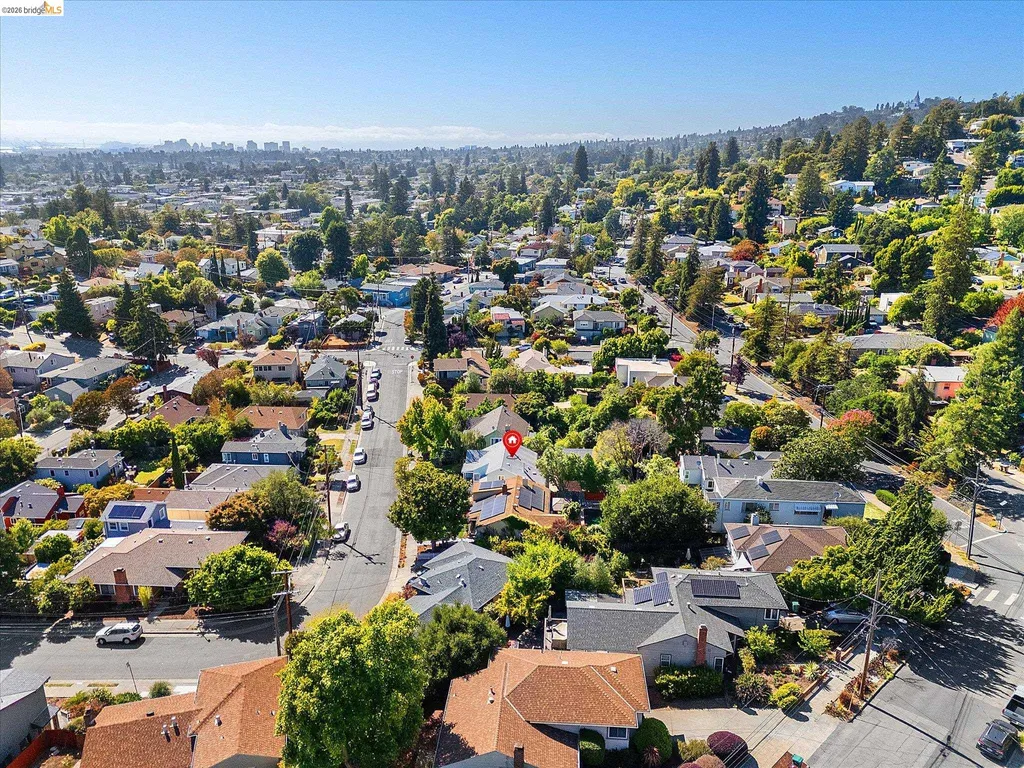 4436 Hyacinth Avenue Oakland CA 94619
