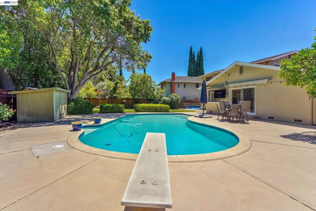 2065 Gill Port Lane Walnut Creek CA 94598