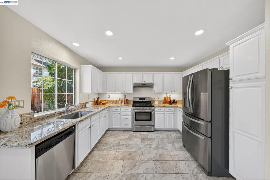 914 Arrowtail Terrace Fremont CA 94536