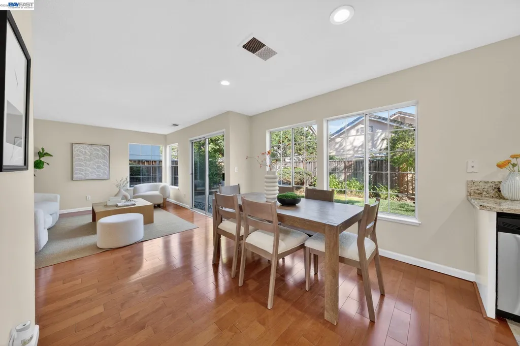914 Arrowtail Terrace Fremont CA 94536