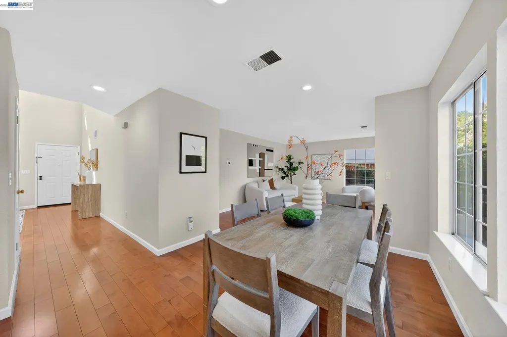914 Arrowtail Terrace Fremont CA 94536