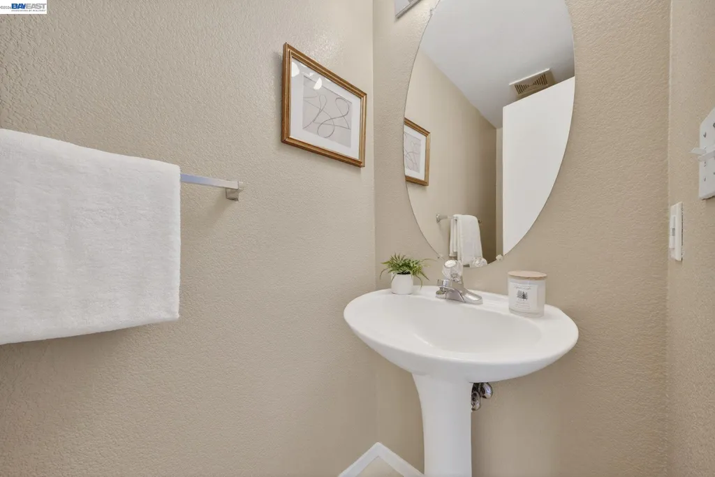 914 Arrowtail Terrace Fremont CA 94536