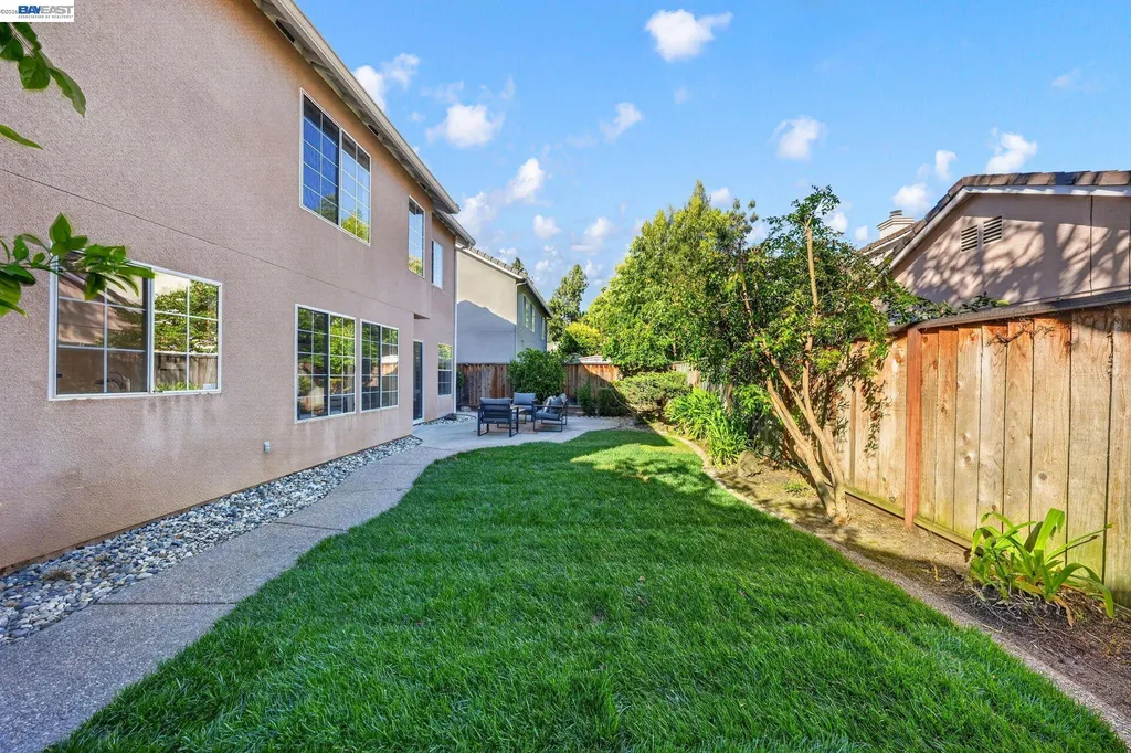914 Arrowtail Terrace Fremont CA 94536