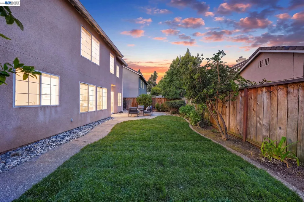 914 Arrowtail Terrace Fremont CA 94536