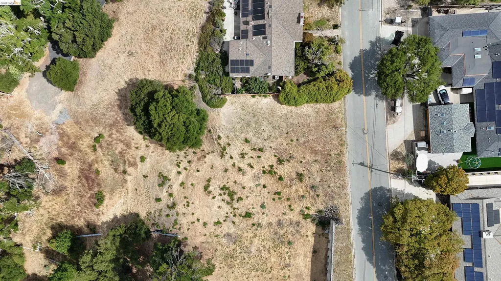 82 Zander Drive Orinda CA 94563