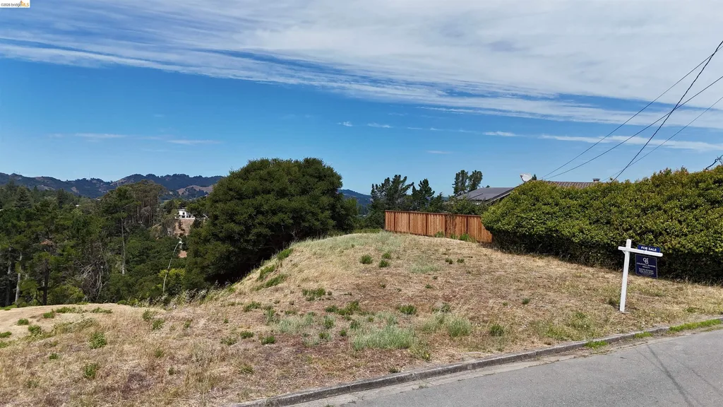 82 Zander Drive Orinda CA 94563