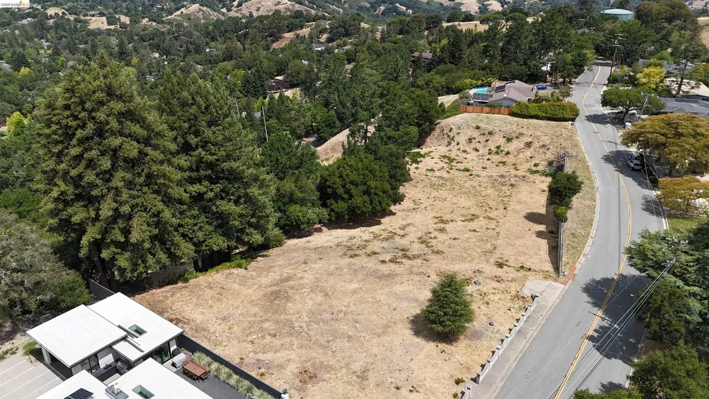 82 Zander Drive Orinda CA 94563
