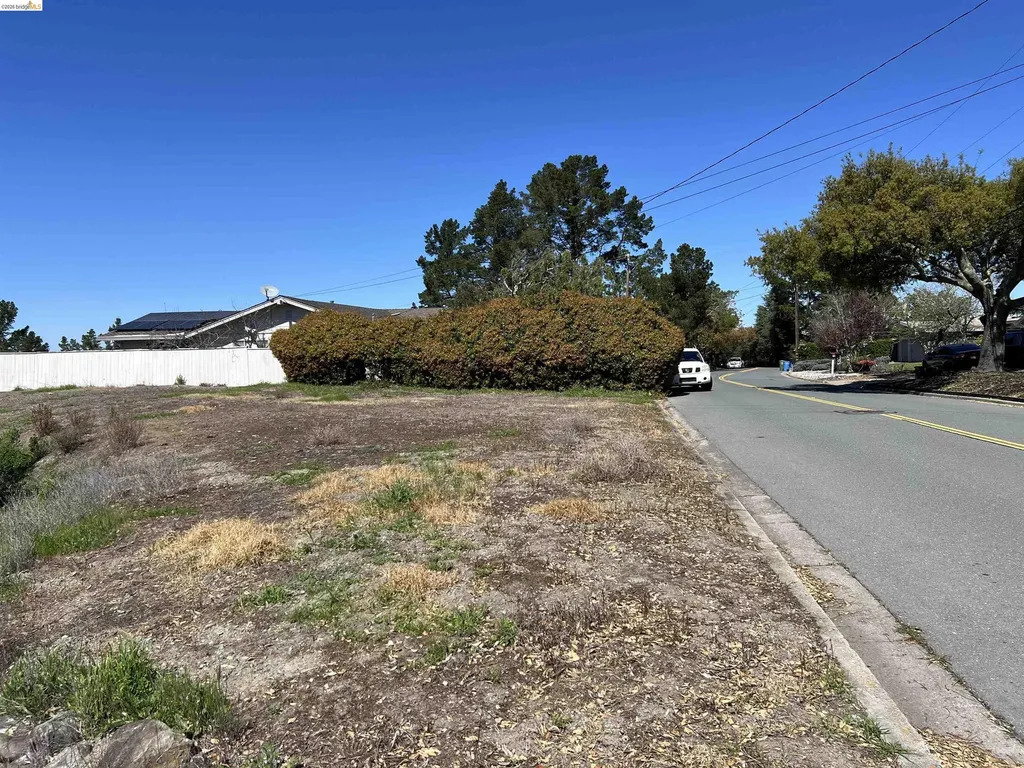 82 Zander Drive Orinda CA 94563
