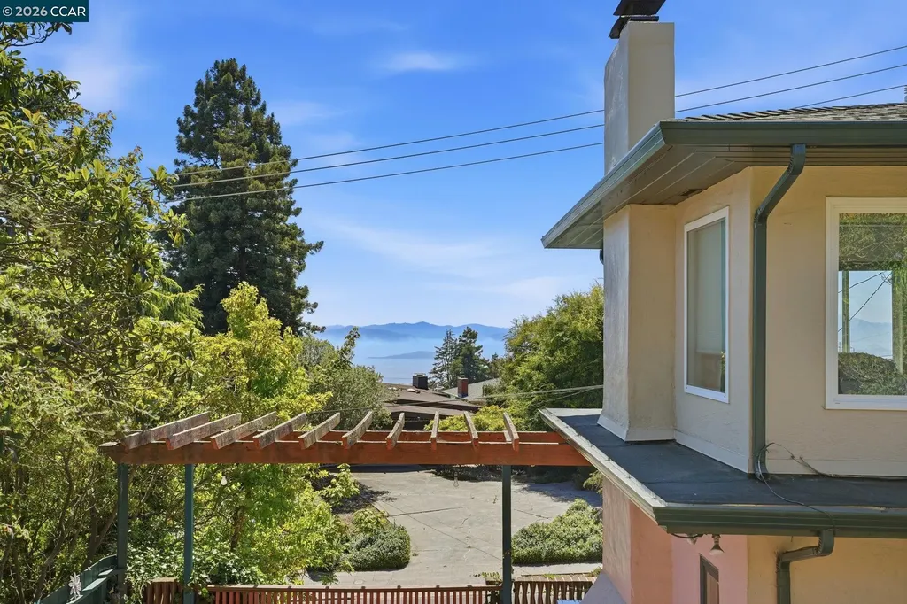 El Cerrito CA, 846 Arlington Boulevard