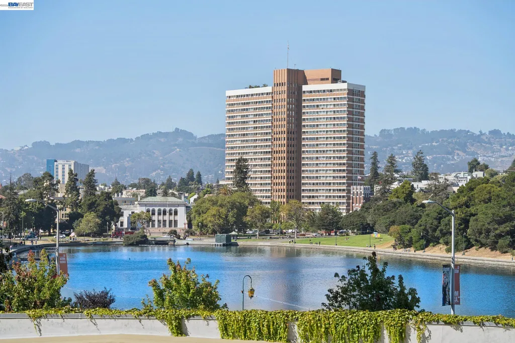 200 Lakeside Drive Oakland CA 94612