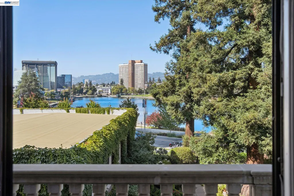 200 Lakeside Drive Oakland CA 94612