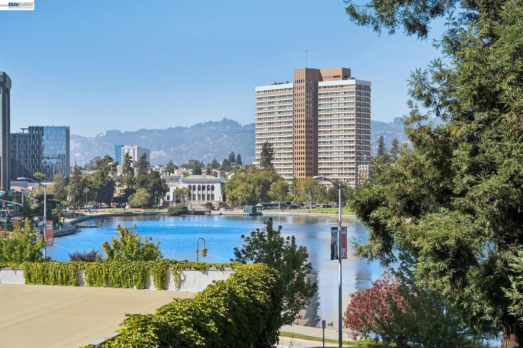 200 Lakeside Drive Oakland CA 94612