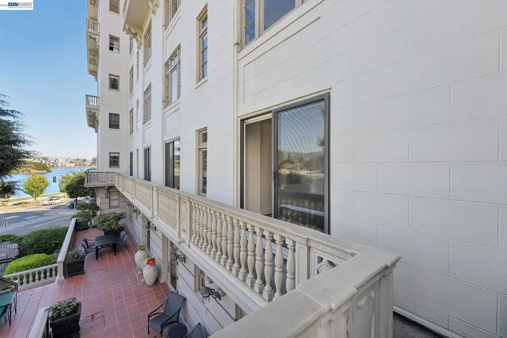 200 Lakeside Drive Oakland CA 94612