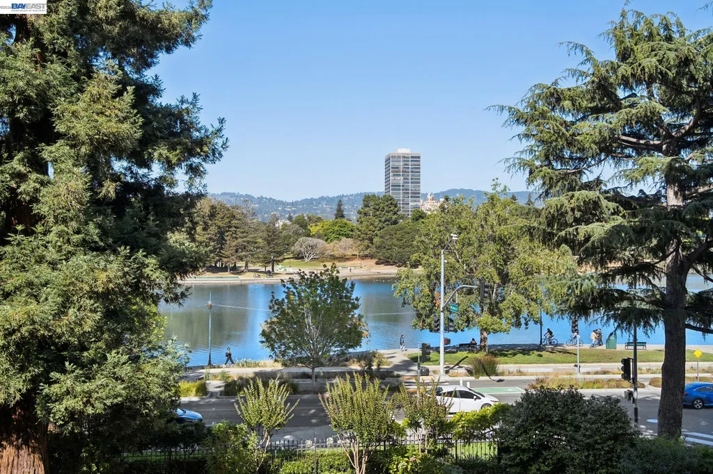 200 Lakeside Drive Oakland CA 94612