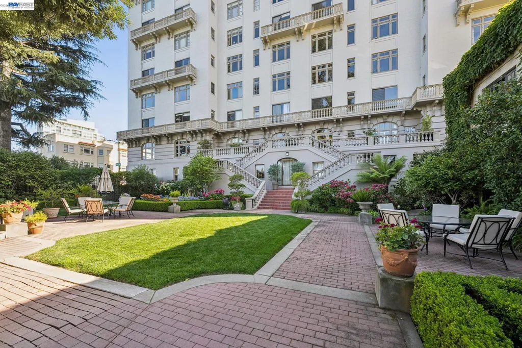 200 Lakeside Drive Oakland CA 94612
