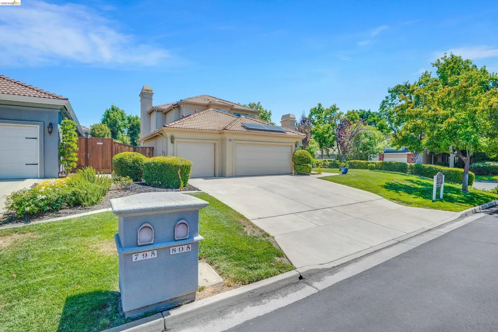 805 Devonshire Loop Brentwood CA 94513