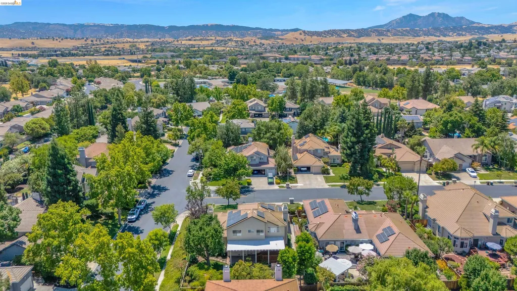 805 Devonshire Loop Brentwood CA 94513