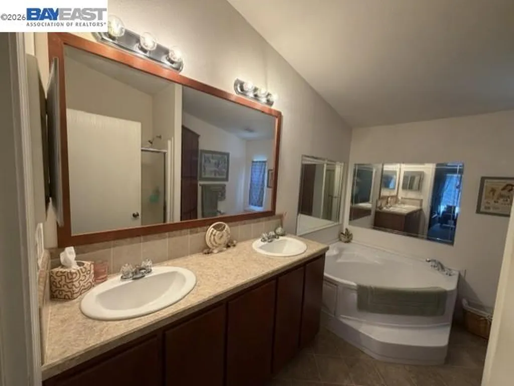 29231 Whalebone Way Hayward CA 94544