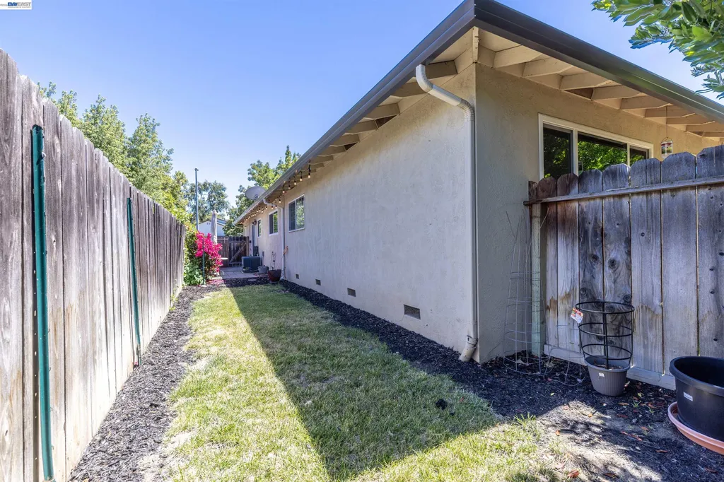 5252 Norma Way Livermore CA 94550