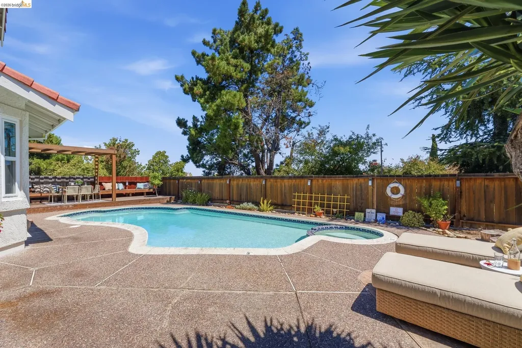 2137 Pheasant Drive Hercules CA 94547