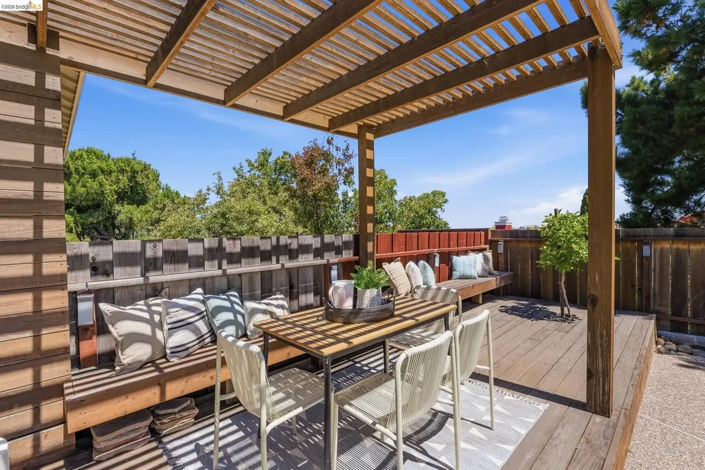 2137 Pheasant Drive Hercules CA 94547