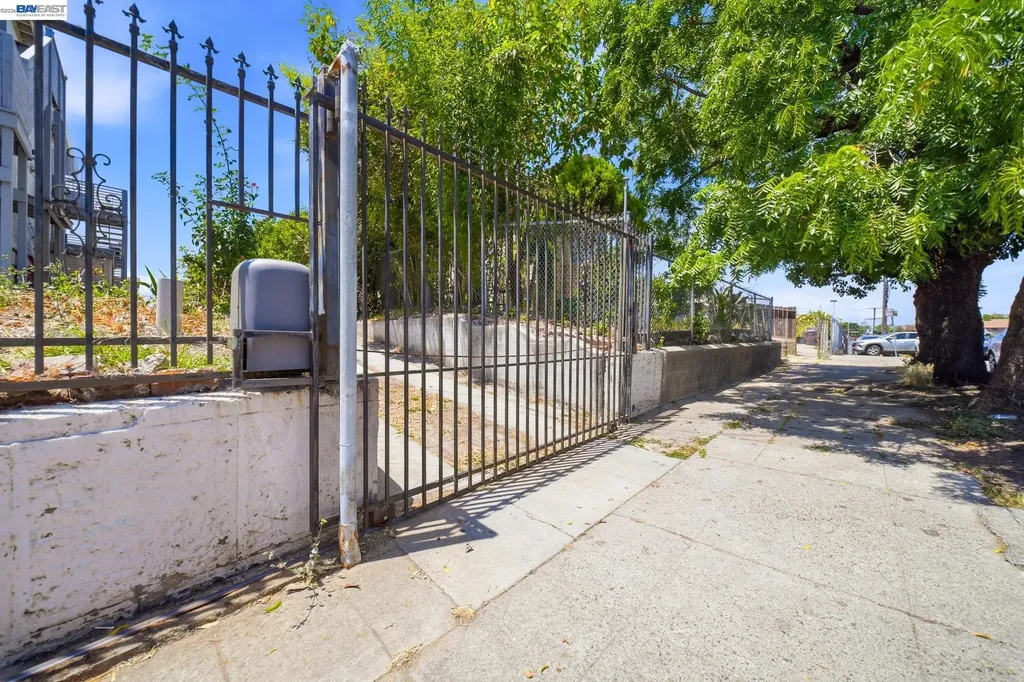 2223 23rd Street Oakland CA 94606