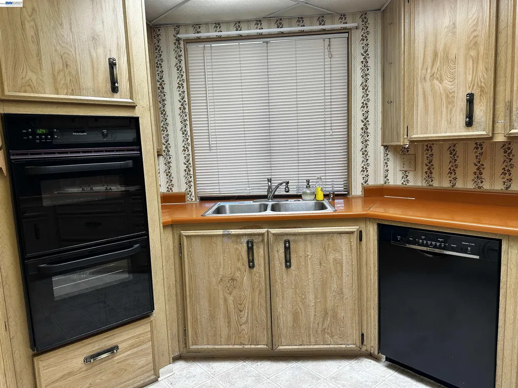 29258 Whalebone Way Hayward CA 94544