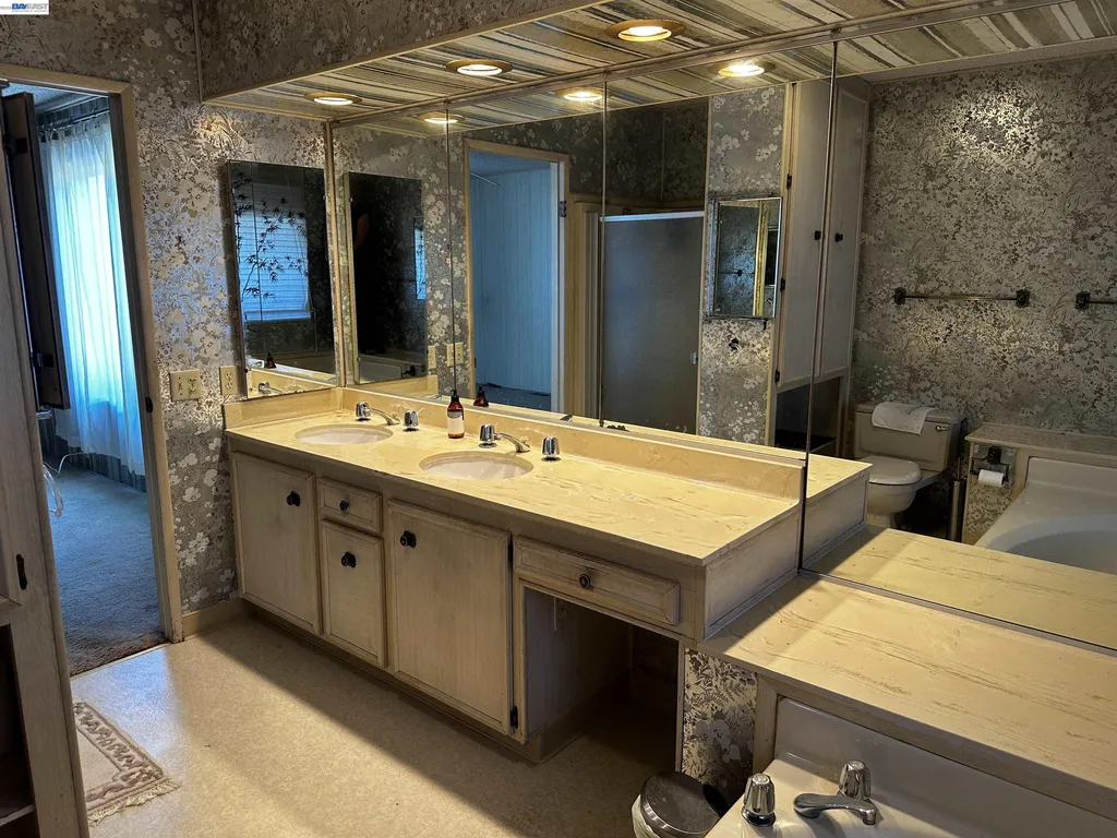 29258 Whalebone Way Hayward CA 94544