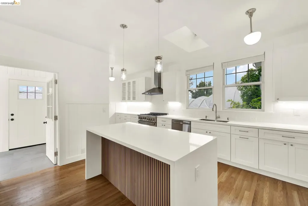 1043 47th Street Emeryville CA 94608
