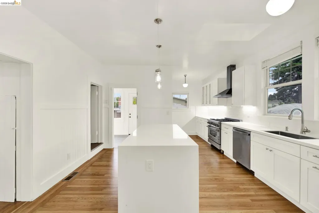 1043 47th Street Emeryville CA 94608