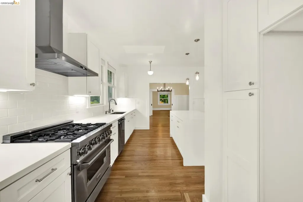 1043 47th Street Emeryville CA 94608