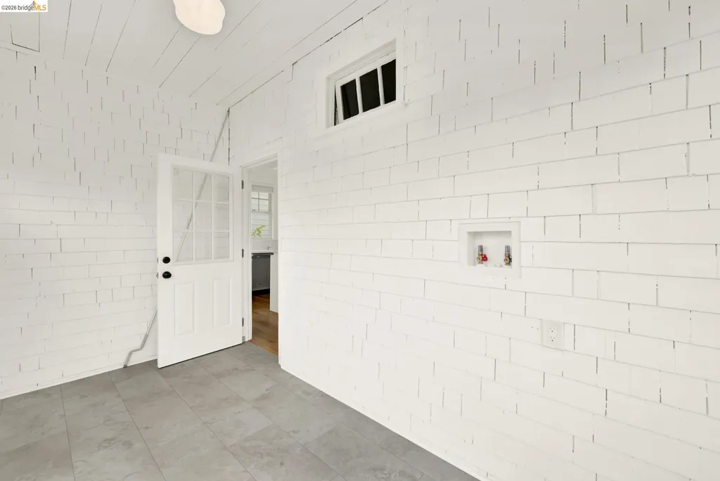 1043 47th Street Emeryville CA 94608