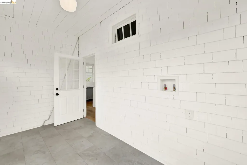 1043 47th Street Emeryville CA 94608