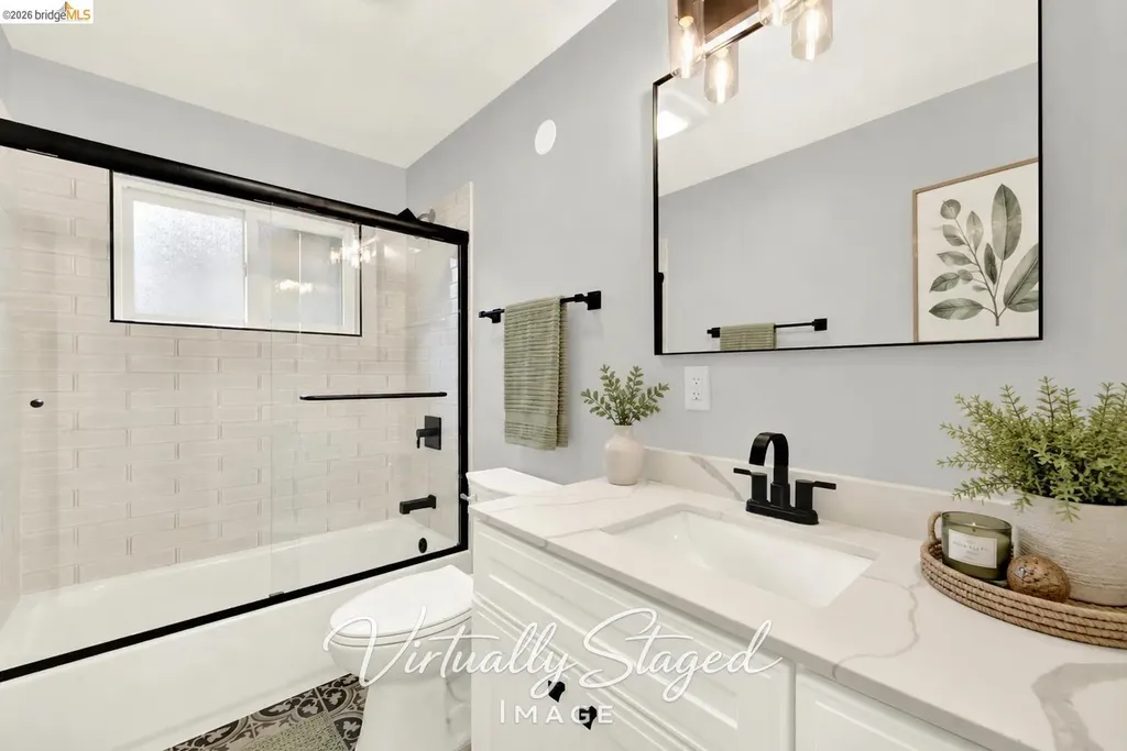 1043 47th Street Emeryville CA 94608