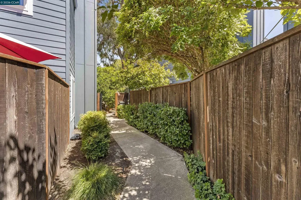 1343 Honey Trail Walnut Creek CA 94597
