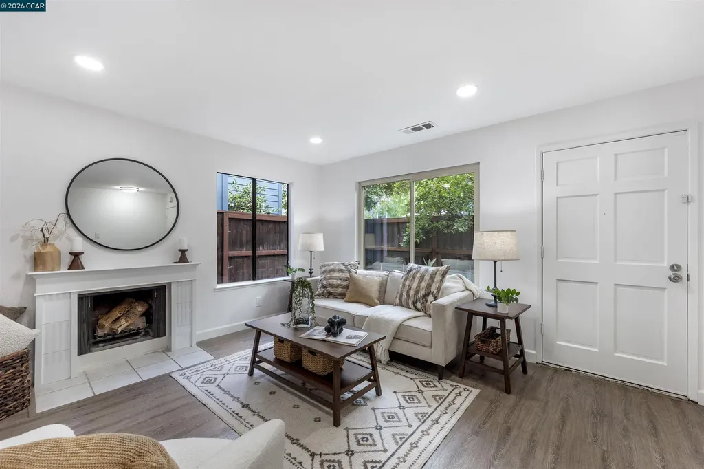 1343 Honey Trail Walnut Creek CA 94597