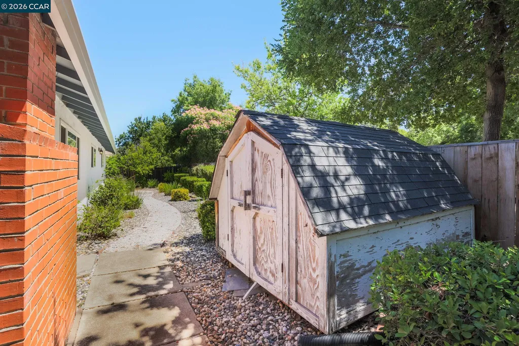 11 Xavier Place Clayton CA 94517