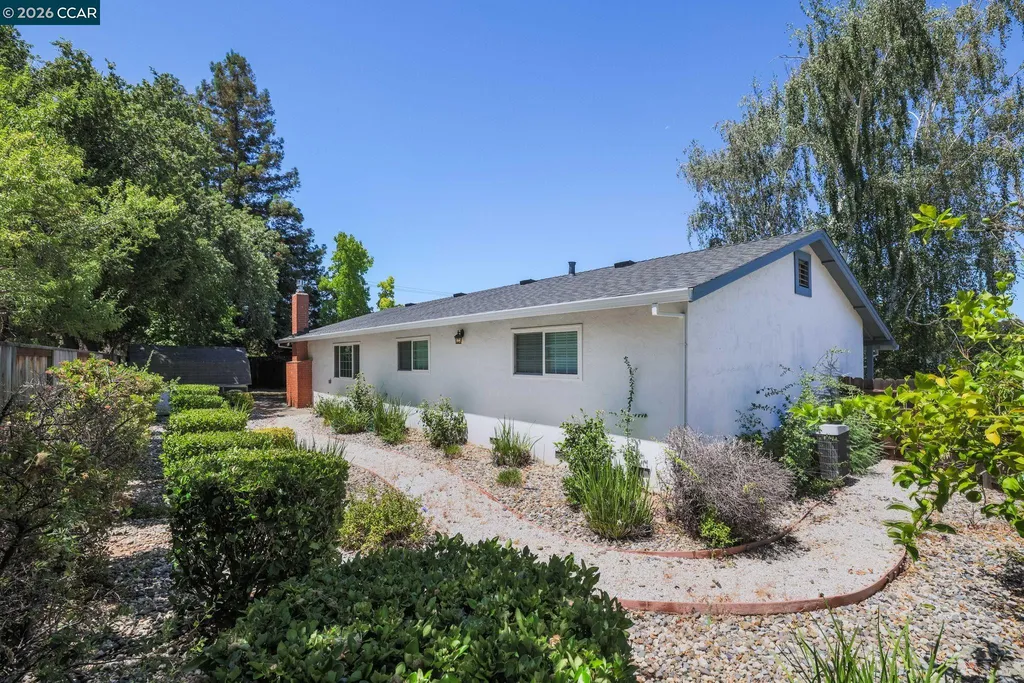 11 Xavier Place Clayton CA 94517