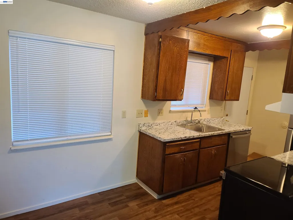 22759 Vermont Street Hayward CA 94541