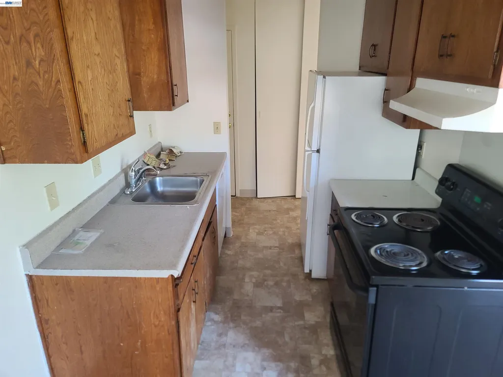 22759 Vermont Street Hayward CA 94541