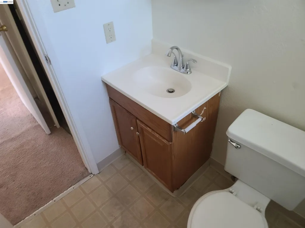 22759 Vermont Street Hayward CA 94541