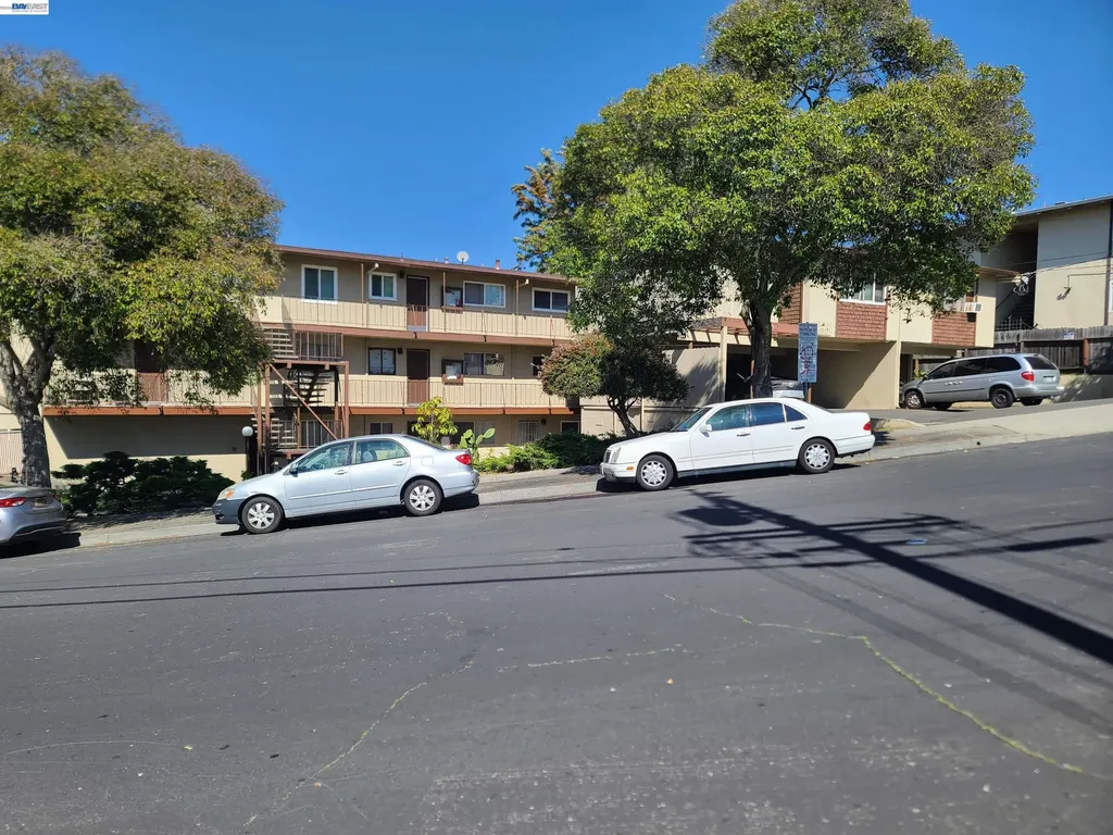 22759 Vermont Street Hayward CA 94541