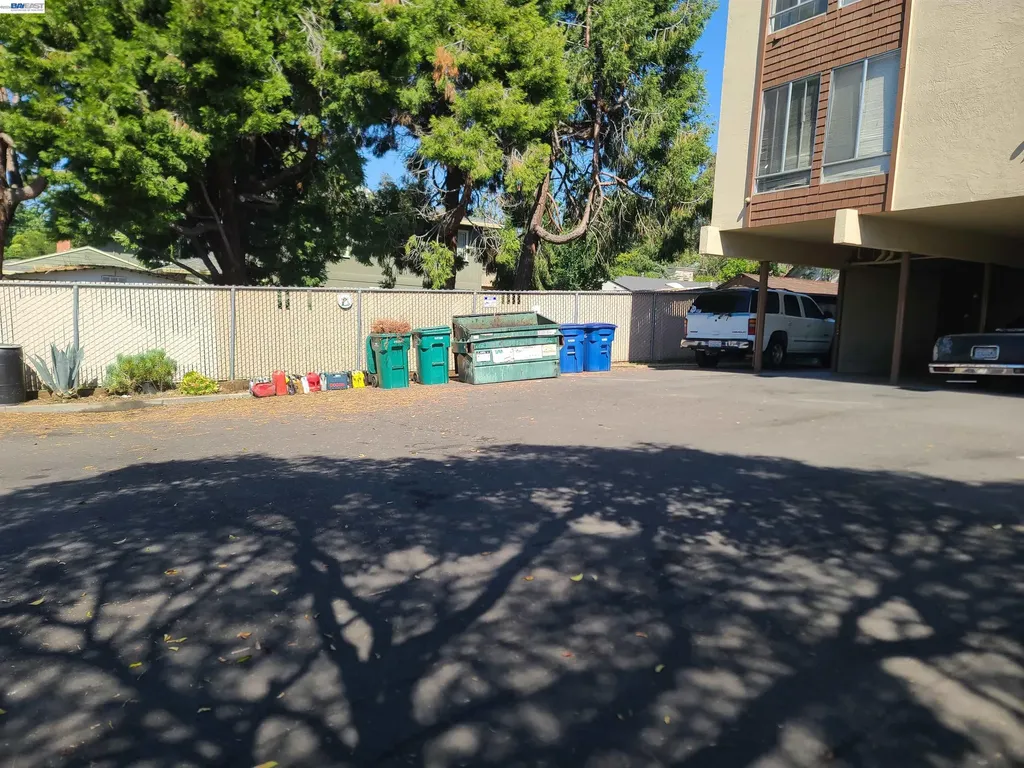 22759 Vermont Street Hayward CA 94541