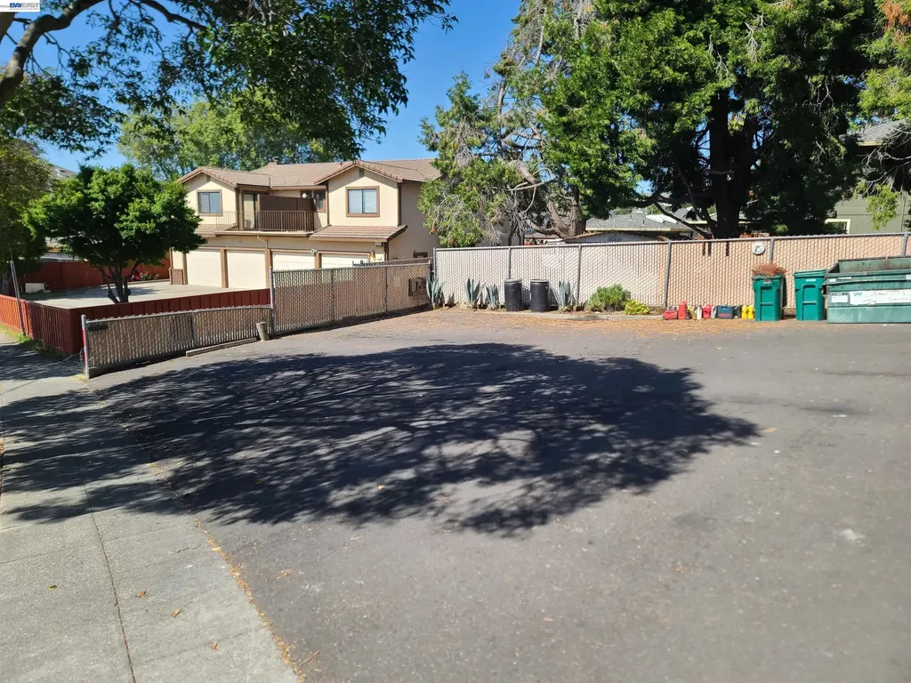 22759 Vermont Street Hayward CA 94541